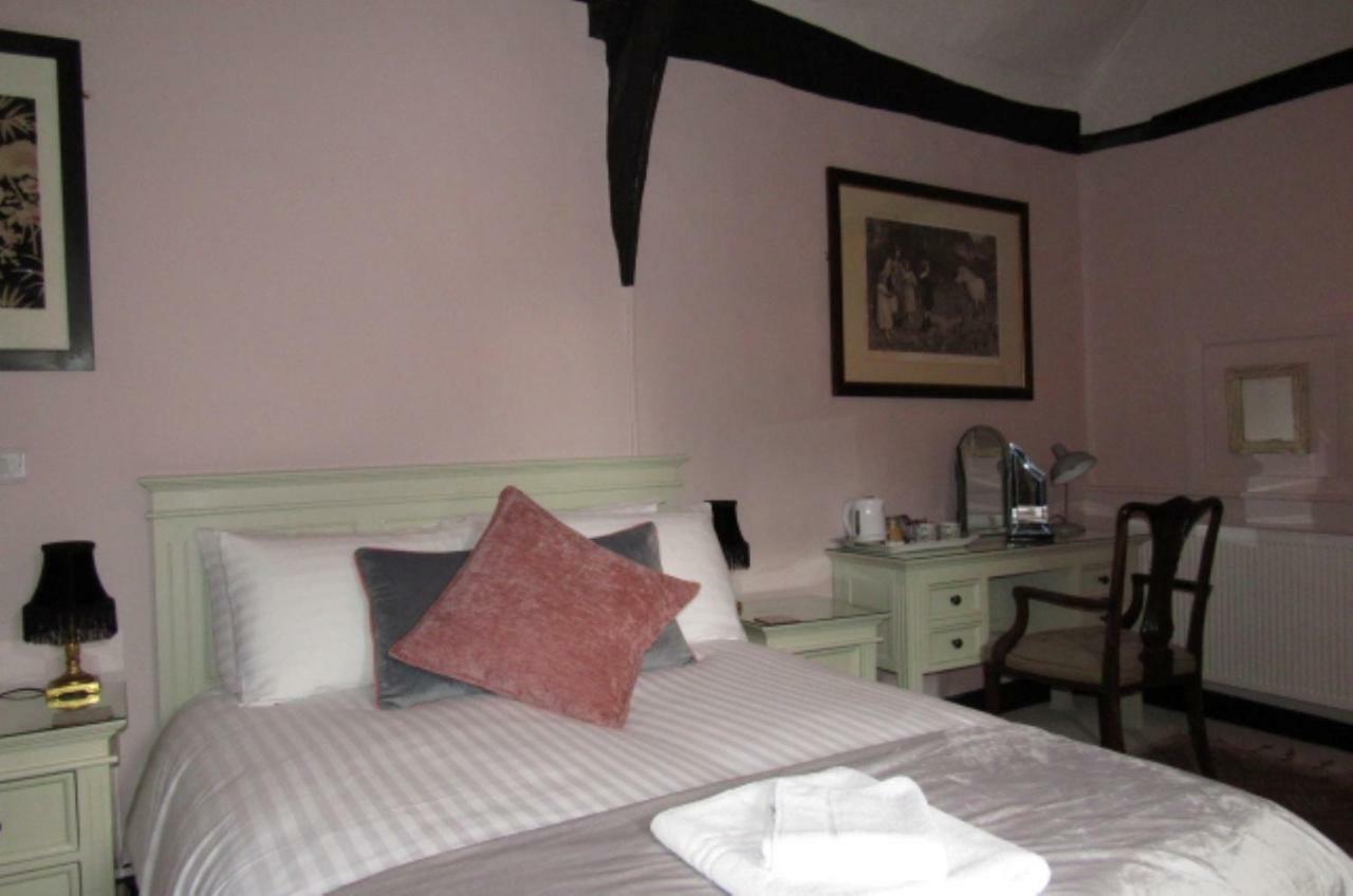 The Old Vicarage Hotel & Restaurant Bridgwater Dış mekan fotoğraf A bedroom at the hotel